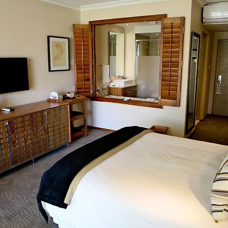 Windhoek Country Club Resort מראה חיצוני תמונה