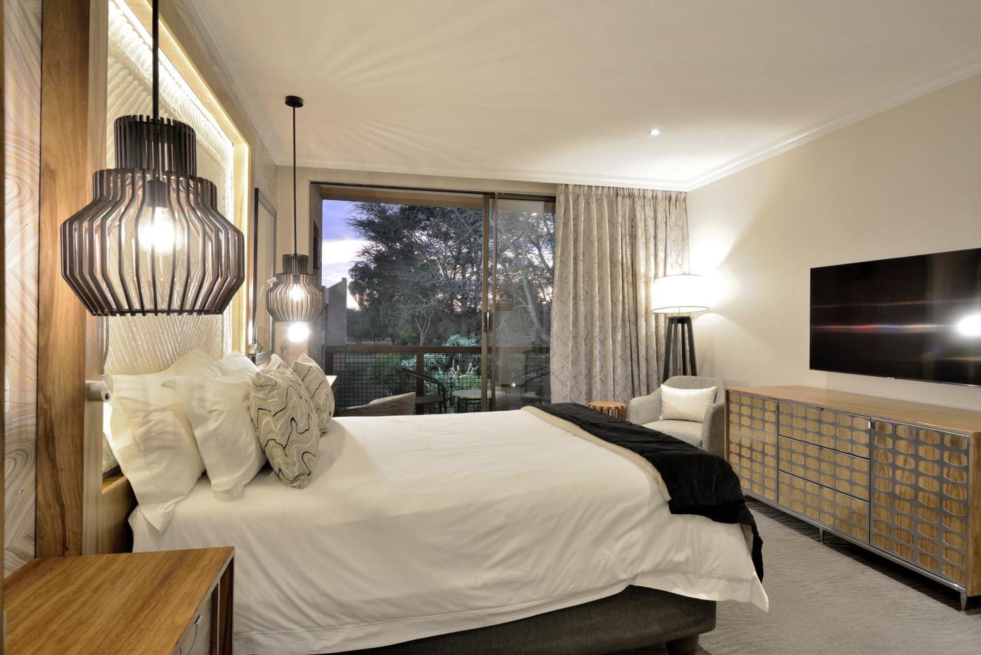 Windhoek Country Club Resort מראה חיצוני תמונה