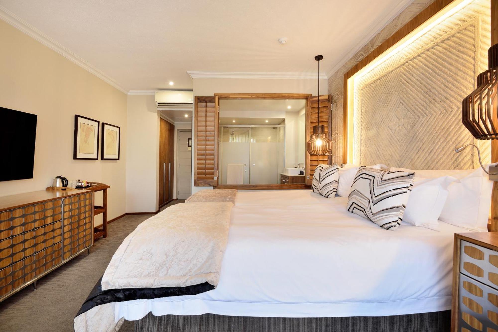 Windhoek Country Club Resort מראה חיצוני תמונה