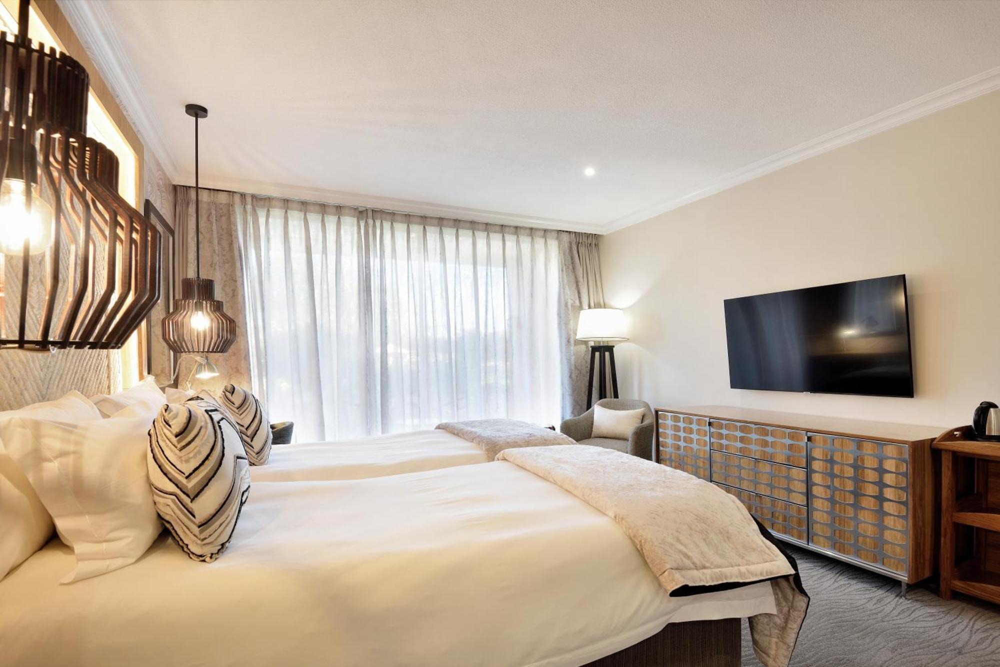 Windhoek Country Club Resort מראה חיצוני תמונה