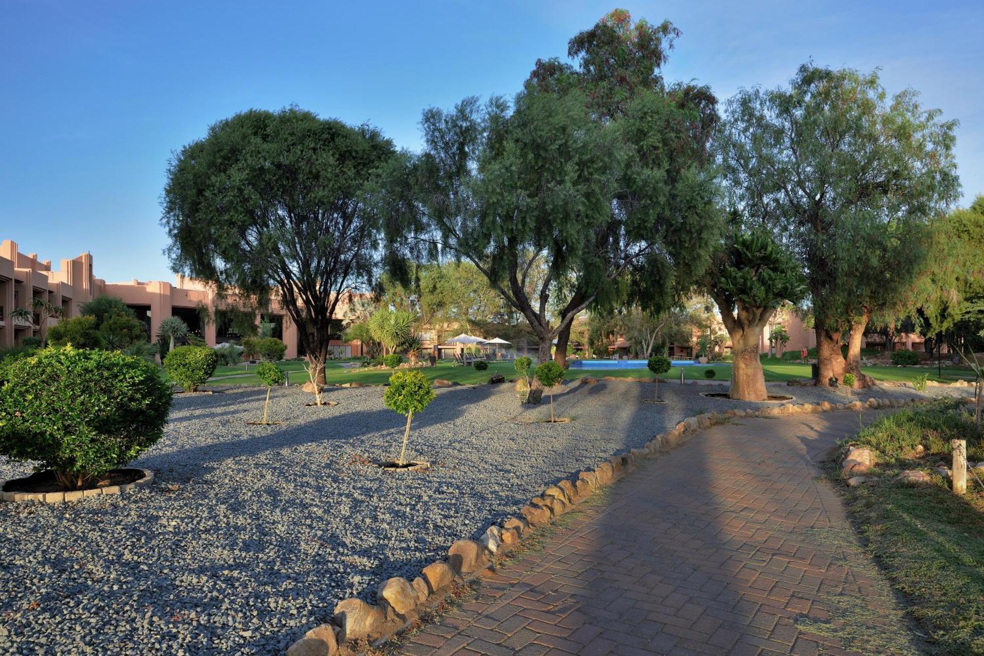 Windhoek Country Club Resort מראה חיצוני תמונה