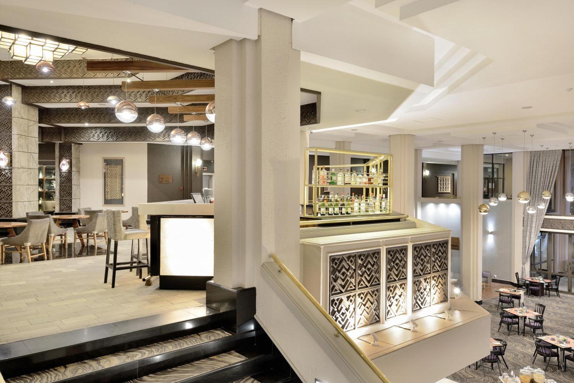 Windhoek Country Club Resort מראה חיצוני תמונה
