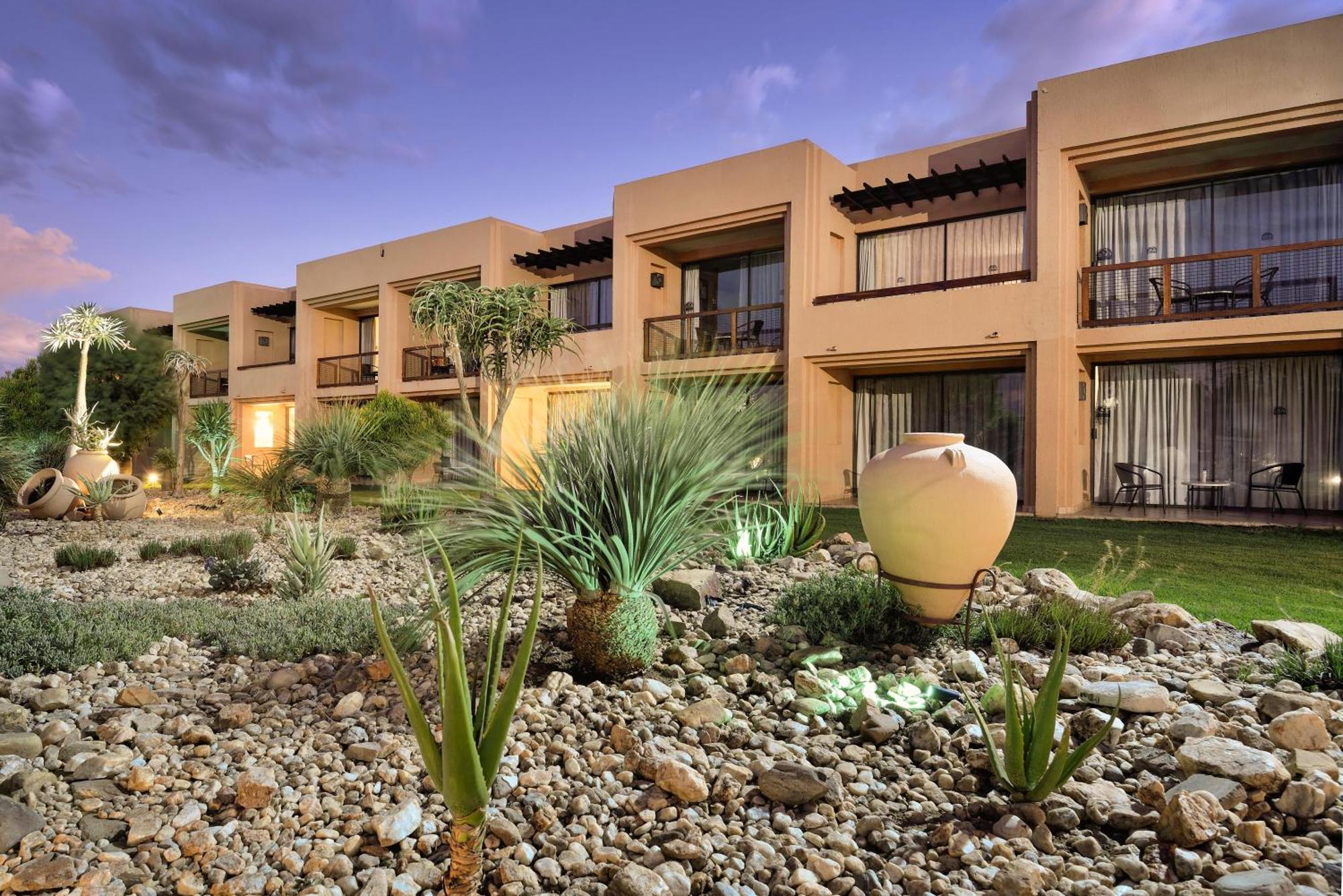 Windhoek Country Club Resort מראה חיצוני תמונה
