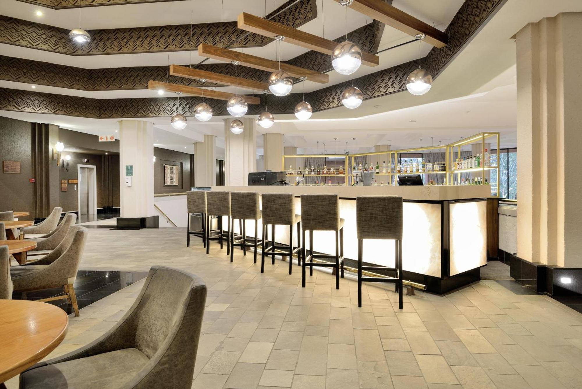 Windhoek Country Club Resort מראה חיצוני תמונה